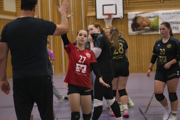 20251101_Damen2_5574