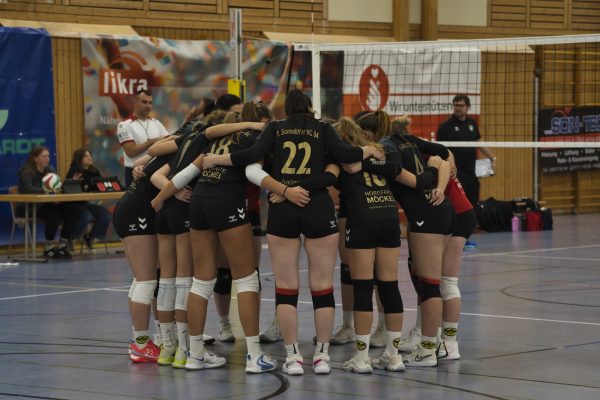 20251102_Damen1_2939