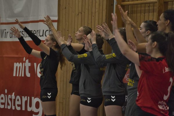 20251102_Damen1_3762