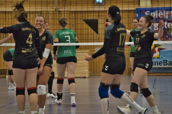 20251102_Damen1_3880