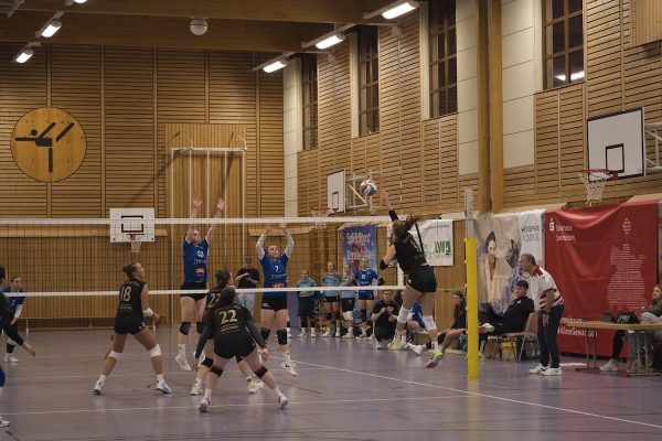 20251108_Damen1_6124