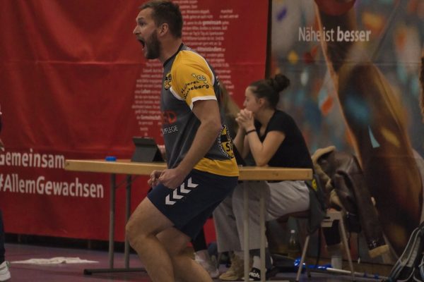 20251108_Damen1_6377