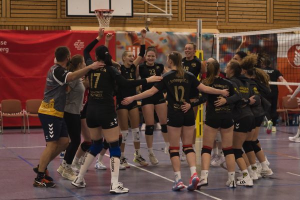 20251108_Damen1_6864