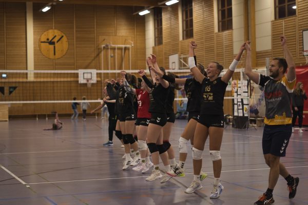 20251108_Damen1_7181