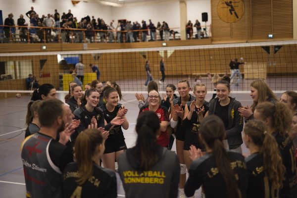 20251108_Damen1_7233