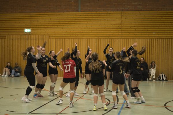 20251122_Damen_4_5_15