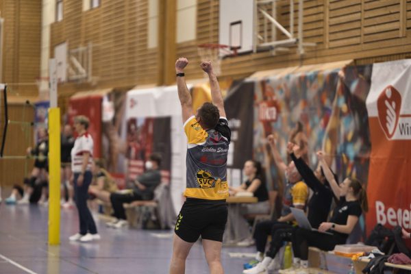 20260307_Damen1_9832